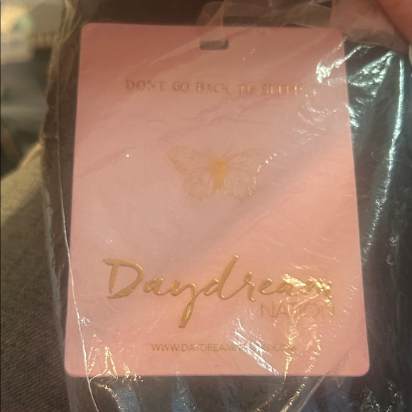 Daydream Nation Stylish Black Graphic Tee - Picture 4 of 5